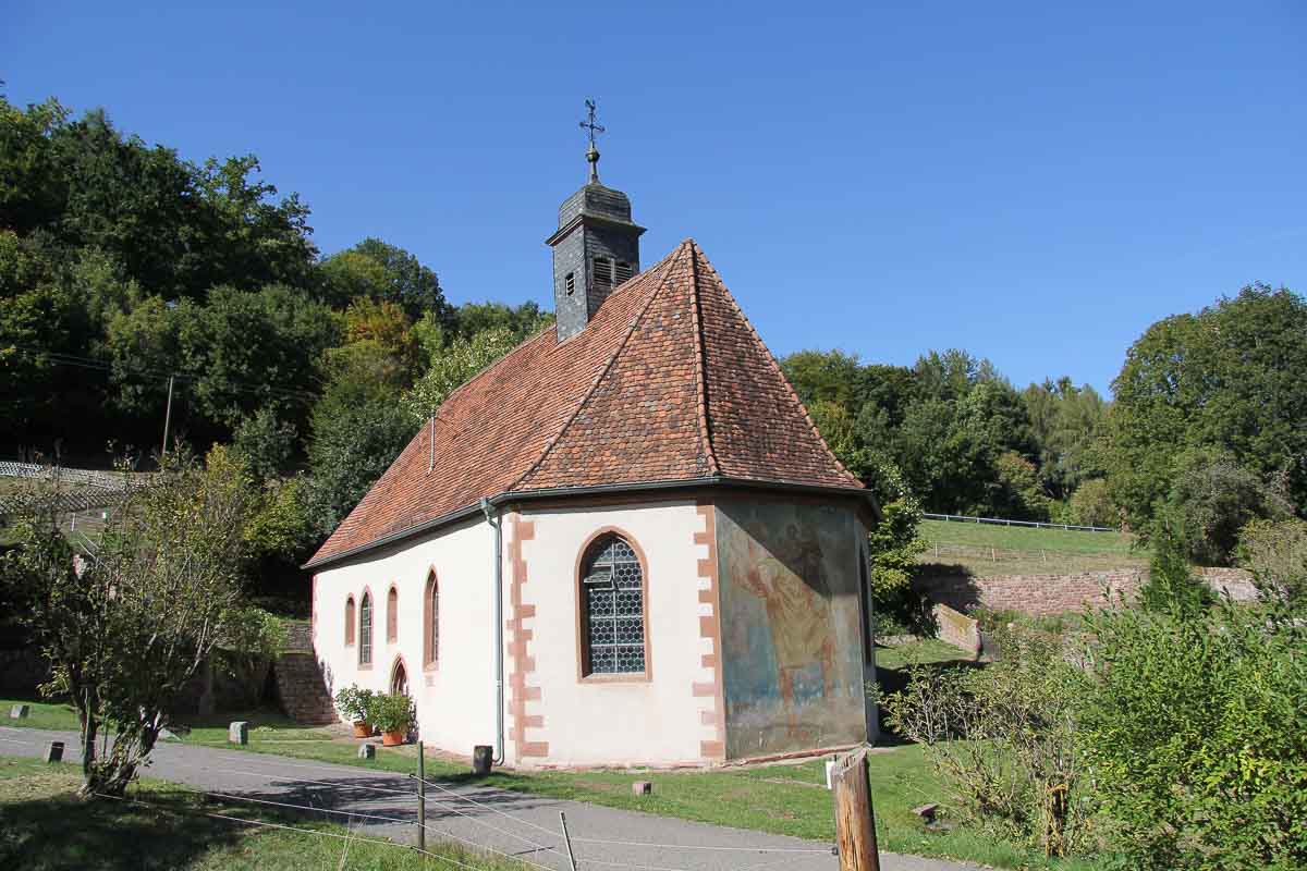 Kapelle Amorsbrunn außen, am Rande von Amorbach